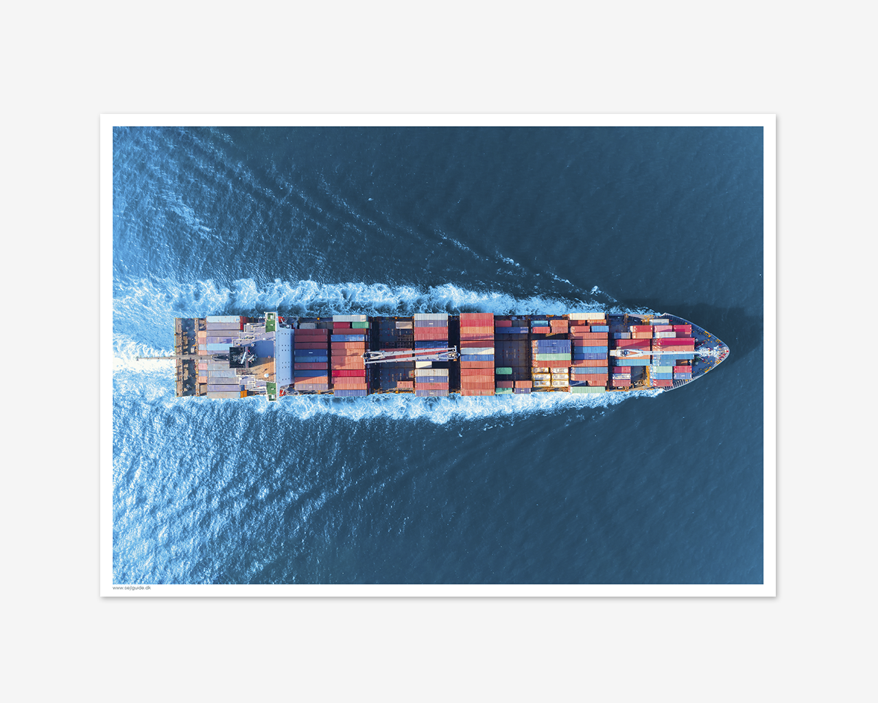Containerskib set fra luften